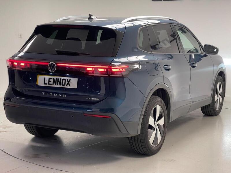 Volkswagen Tiguan view 6