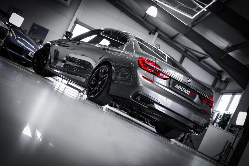 BMW 7 Series view 6