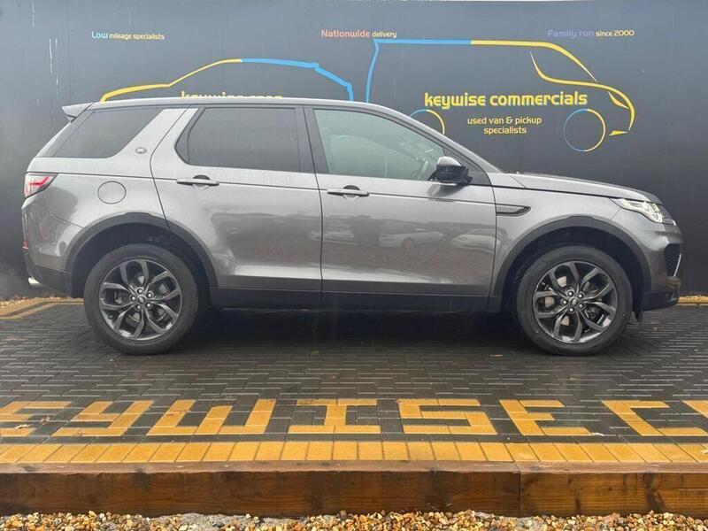 Land Rover Discovery Sport view 6