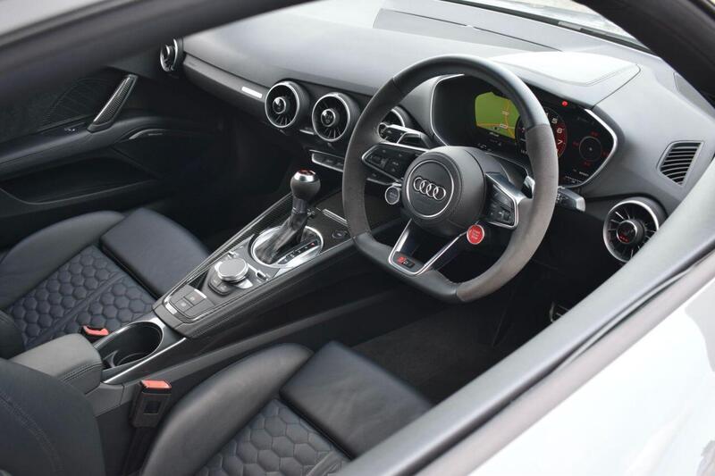 Audi Audi TT RS view 3