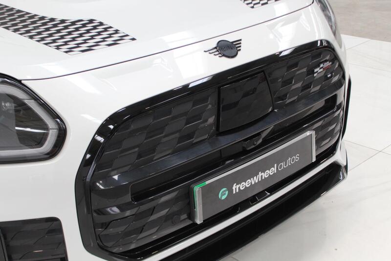 2024 MINI Electric Countryman in White — image 53 of 90
