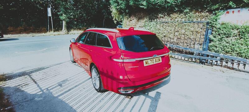 Ford Mondeo view 3