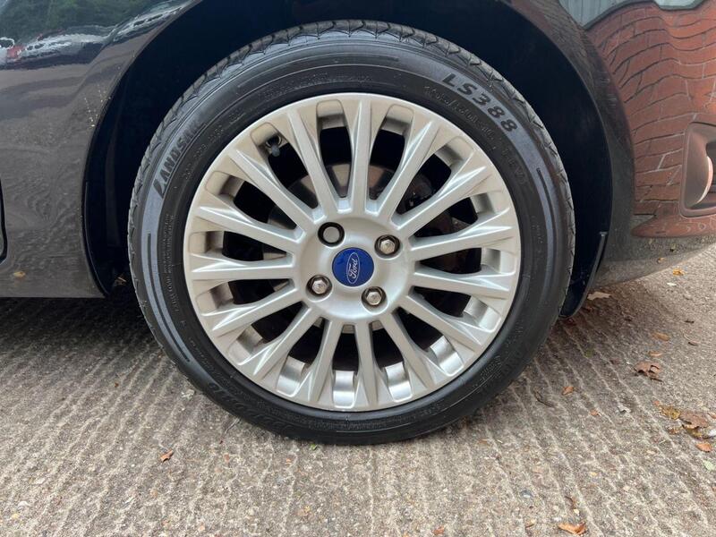 Ford Fiesta view 22