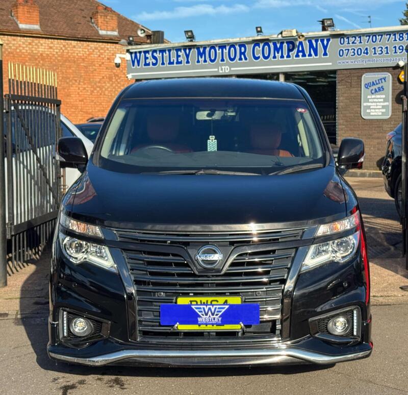 Nissan Elgrand view 3