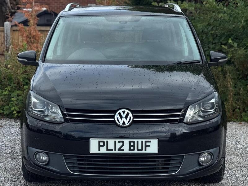 Volkswagen Touran view 4