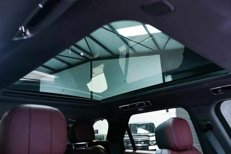Land Rover Range Rover Sport view 3