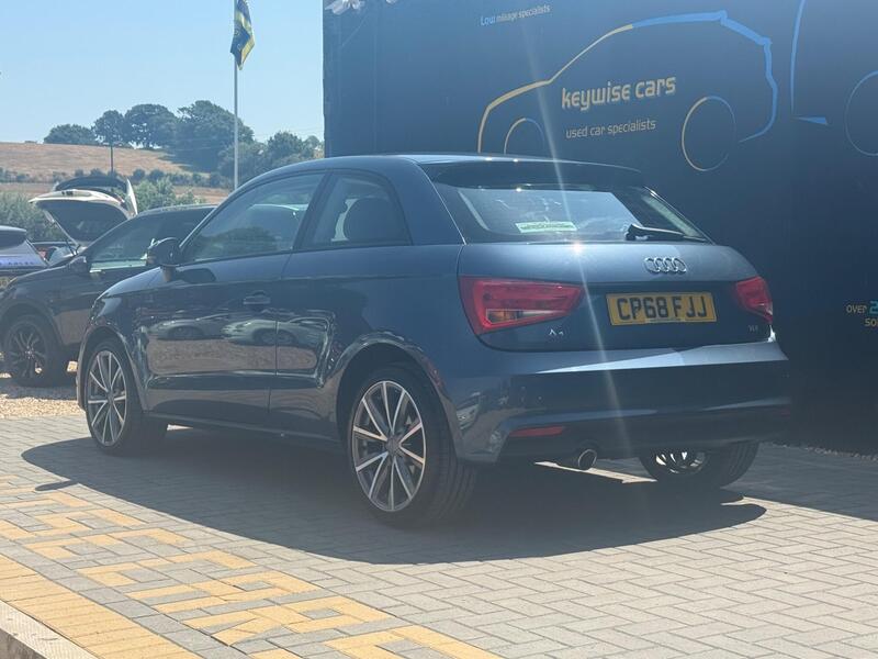 Audi A1 view 3