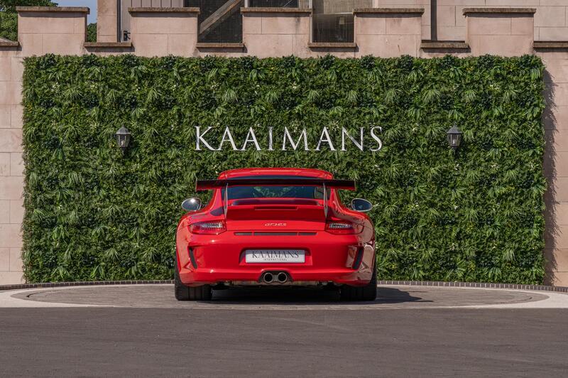 Porsche 911 view 6