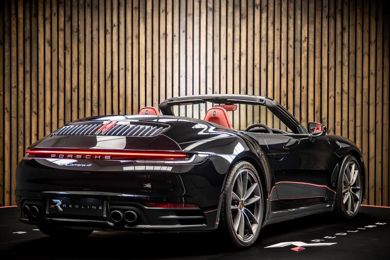 Porsche 911 view 4