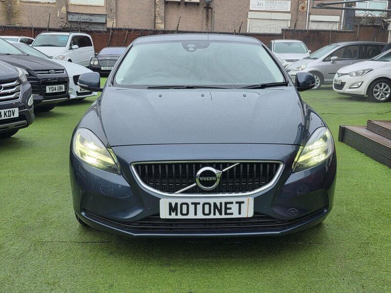 Volvo V40 view 4