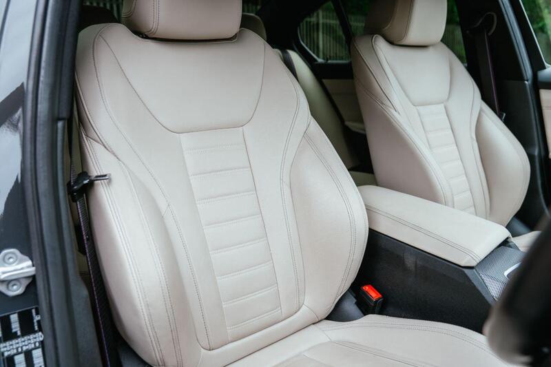 BMW 3 Series view 4