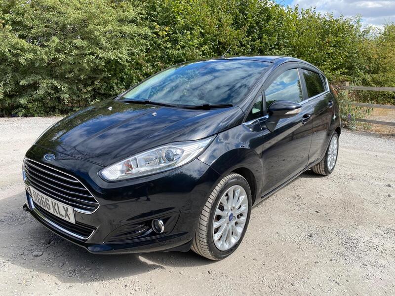 Ford Fiesta view 3