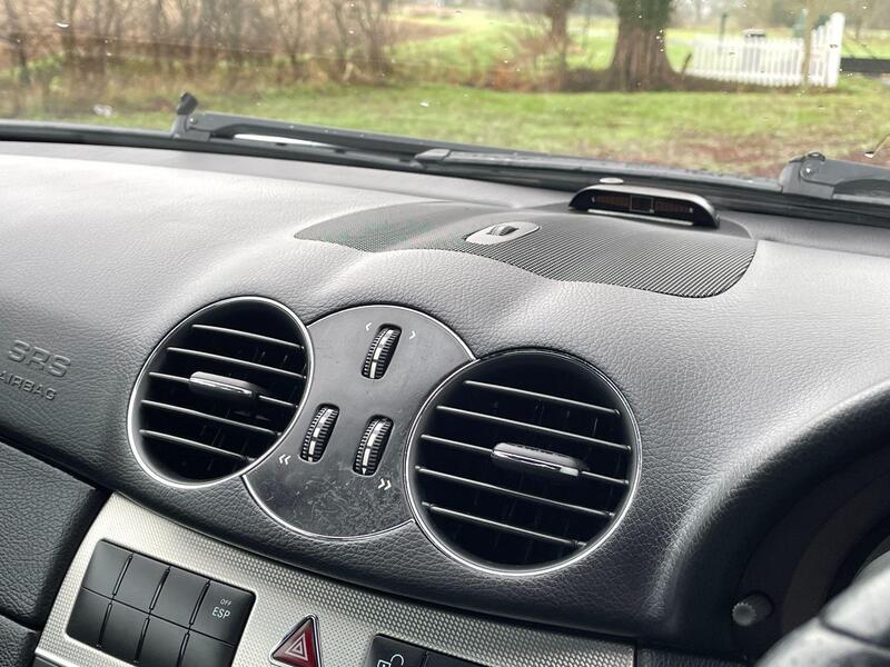 Mercedes-Benz CLK view 39