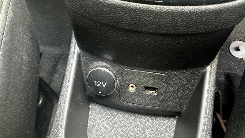 2015 Ford Fiesta — photo 17