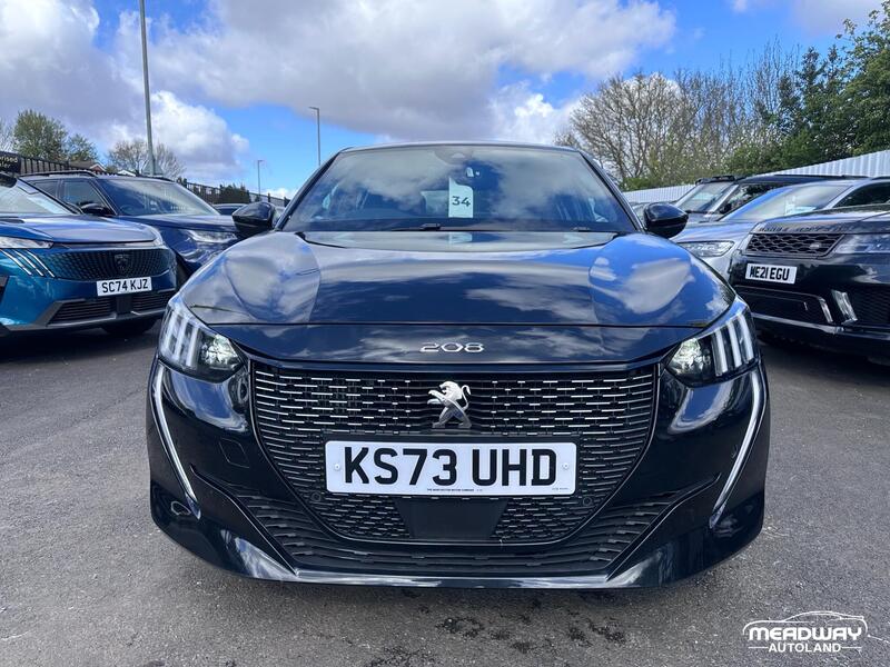 Peugeot 208 view 2