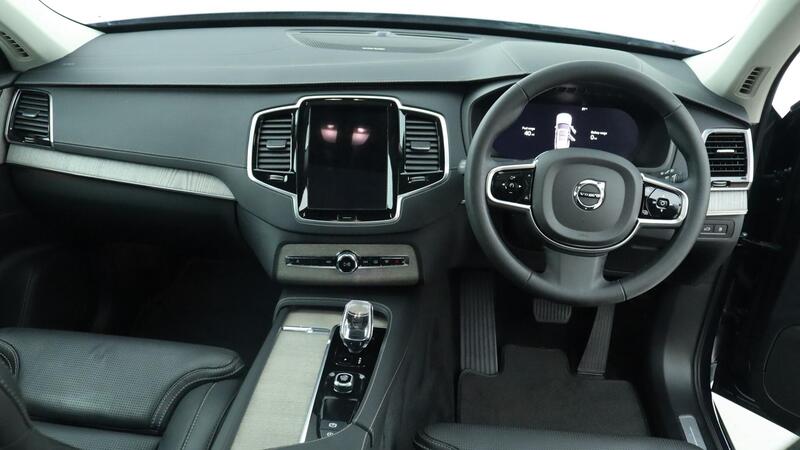 Volvo XC90 view 5