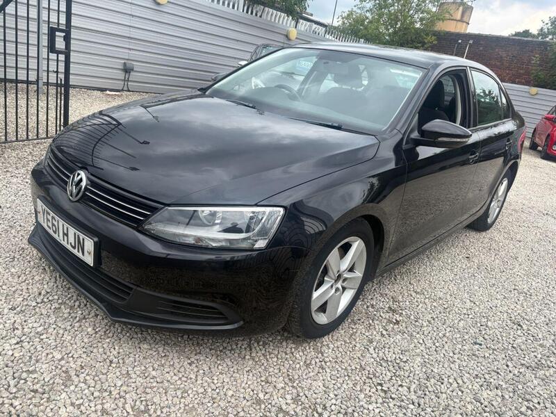 Volkswagen Jetta view 3