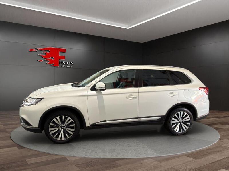 Mitsubishi Outlander view 4