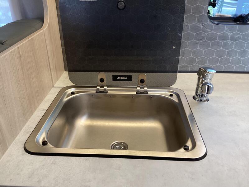 Auto-Trail Expedition C71 — image 12