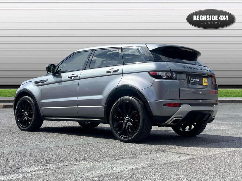 Land Rover Range Rover Evoque view 3
