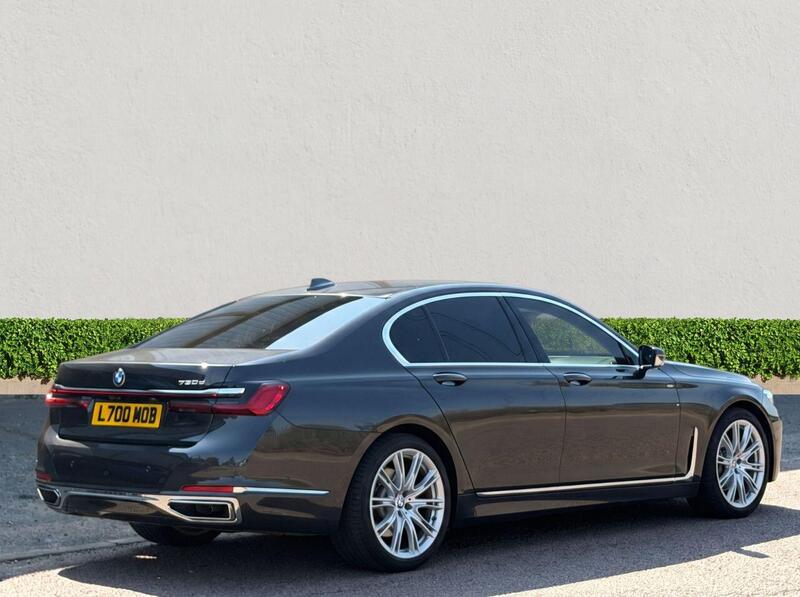 BMW 7 Series view 7