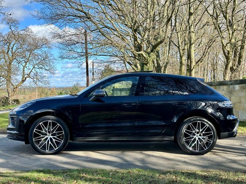 Porsche Macan view 4