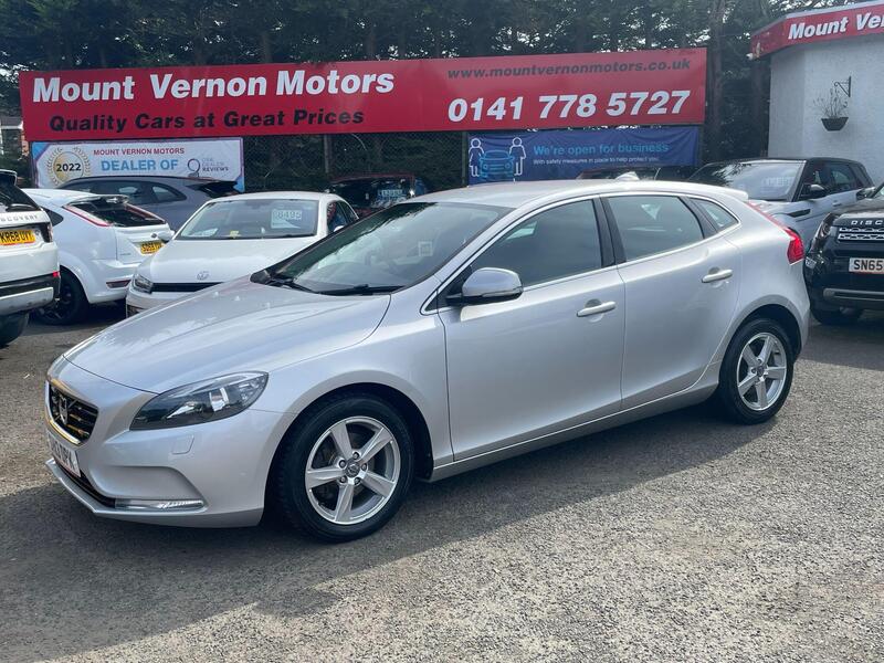 Volvo V40 view 2