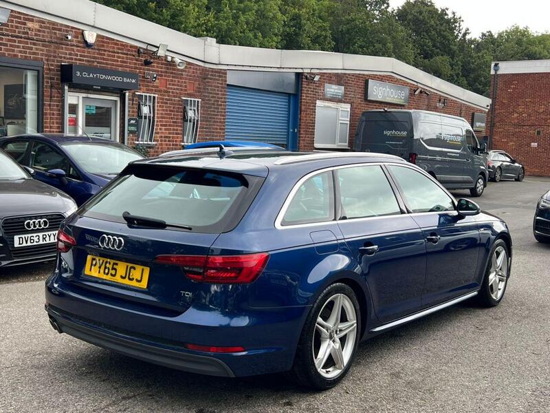 Audi A4 Avant view 3