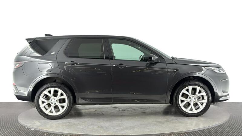 Land Rover Discovery Sport view 3