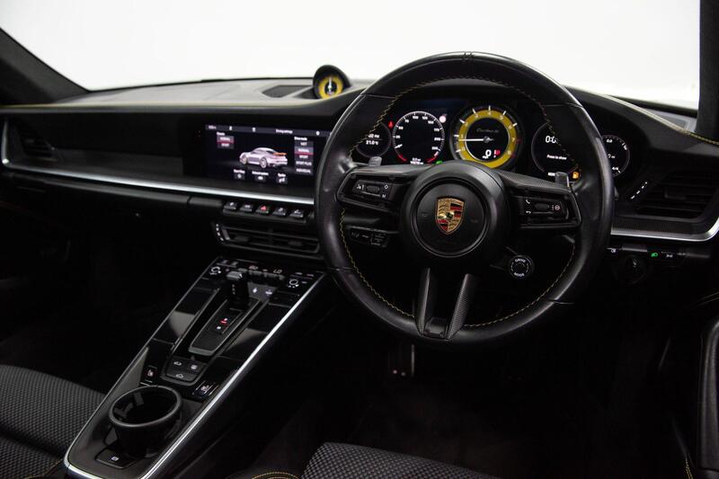 Porsche 911 view 3