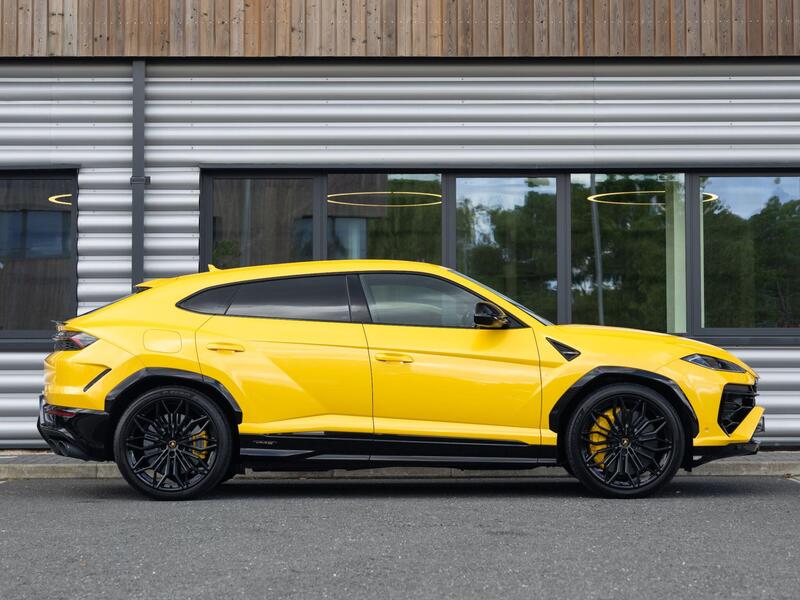 Lamborghini Urus view 2