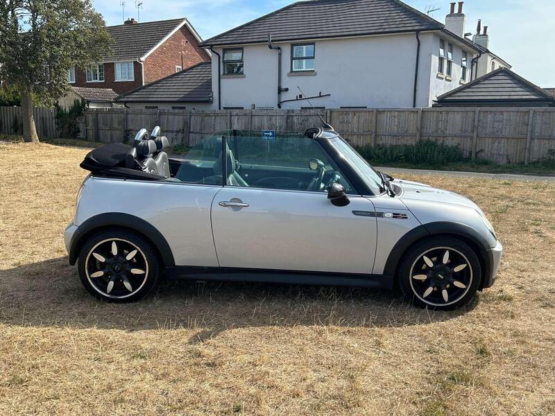Mini Convertible view 7