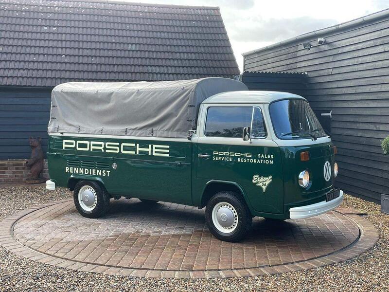 Volkswagen Transporter view 3