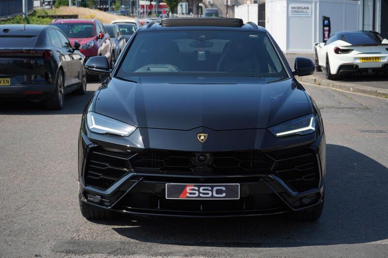 Lamborghini Urus view 6
