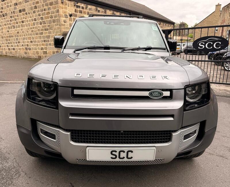 Land Rover Defender 110 view 6