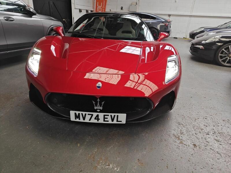 Maserati MC20 view 2