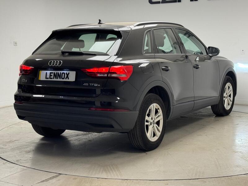 Audi Q3 view 6