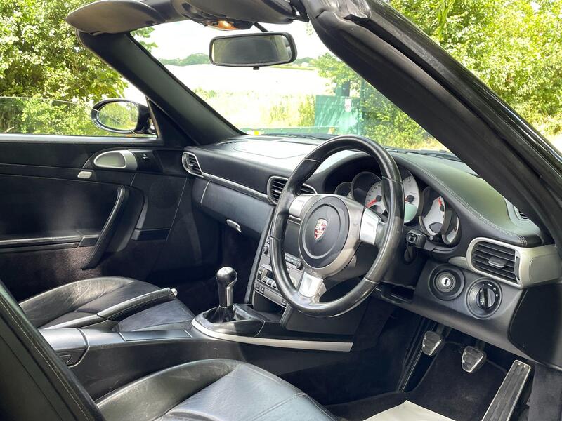 Porsche 911 view 25