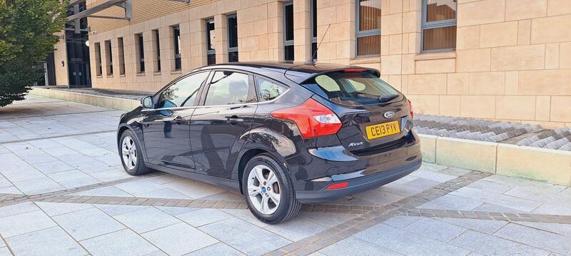 Ford Focus view 7