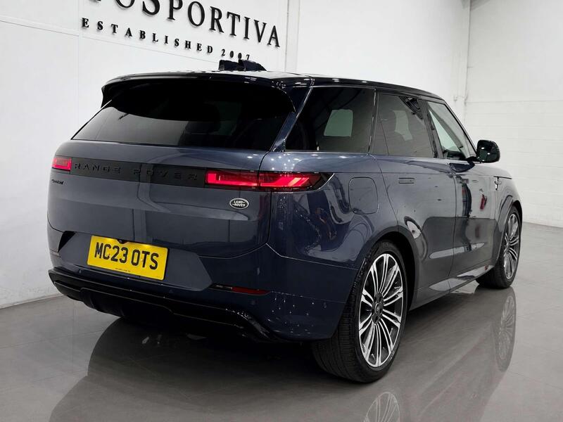 Land Rover Range Rover Sport view 4