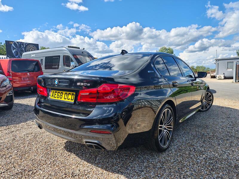 BMW 5 Series view 4