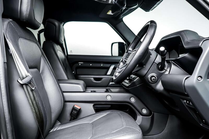 Land Rover Defender 110 view 6