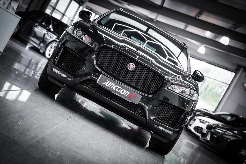 Jaguar F-Pace view 3