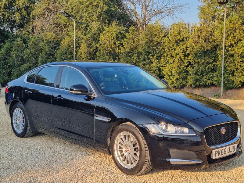 Jaguar XF view 5
