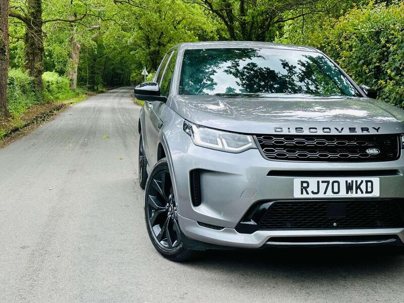 Land Rover Discovery Sport view 2