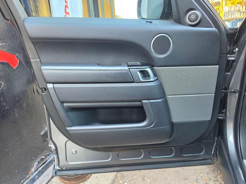 Land Rover Range Rover Sport 3.0 V6 HSE Dynamic Auto 4WD Euro 6 (s/s) 5dr thumbnail 21