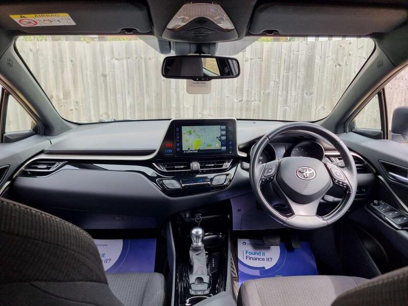 Toyota C-HR view 5