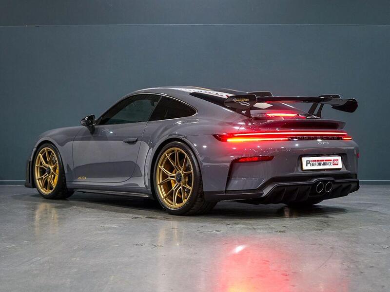 Porsche 911 view 3