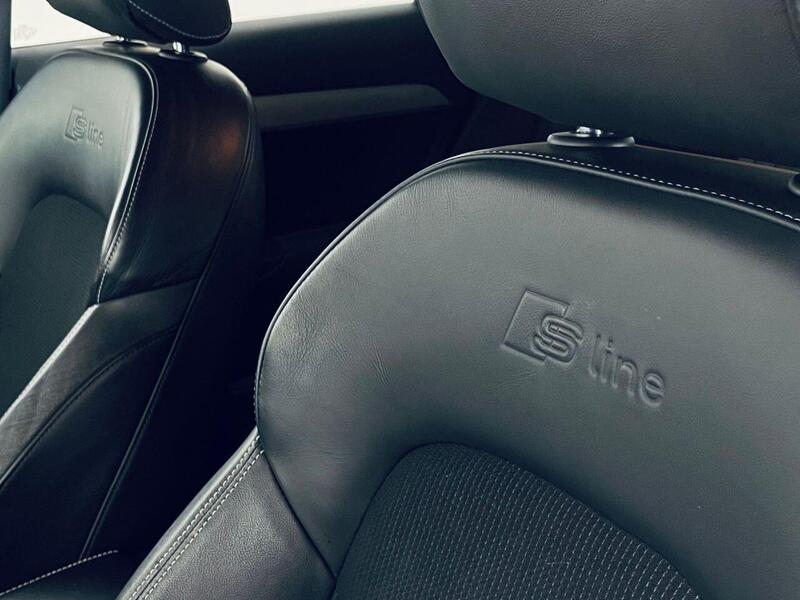 Audi Q3 view 5