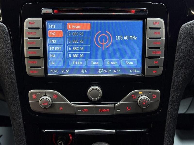Ford Galaxy view 16